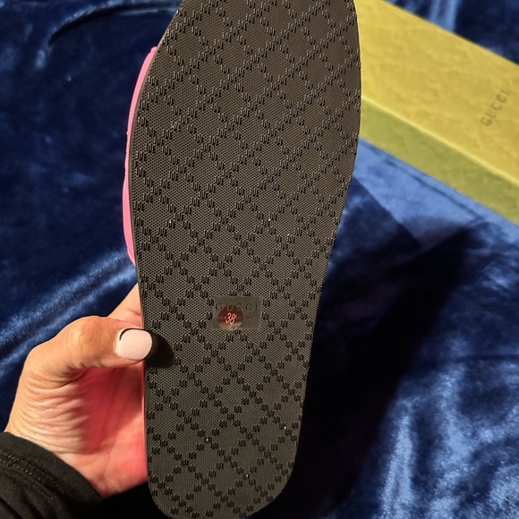 Brand new Gucci pink slides/ sandals! Size 38 US size 8 - Picture 4 of 8